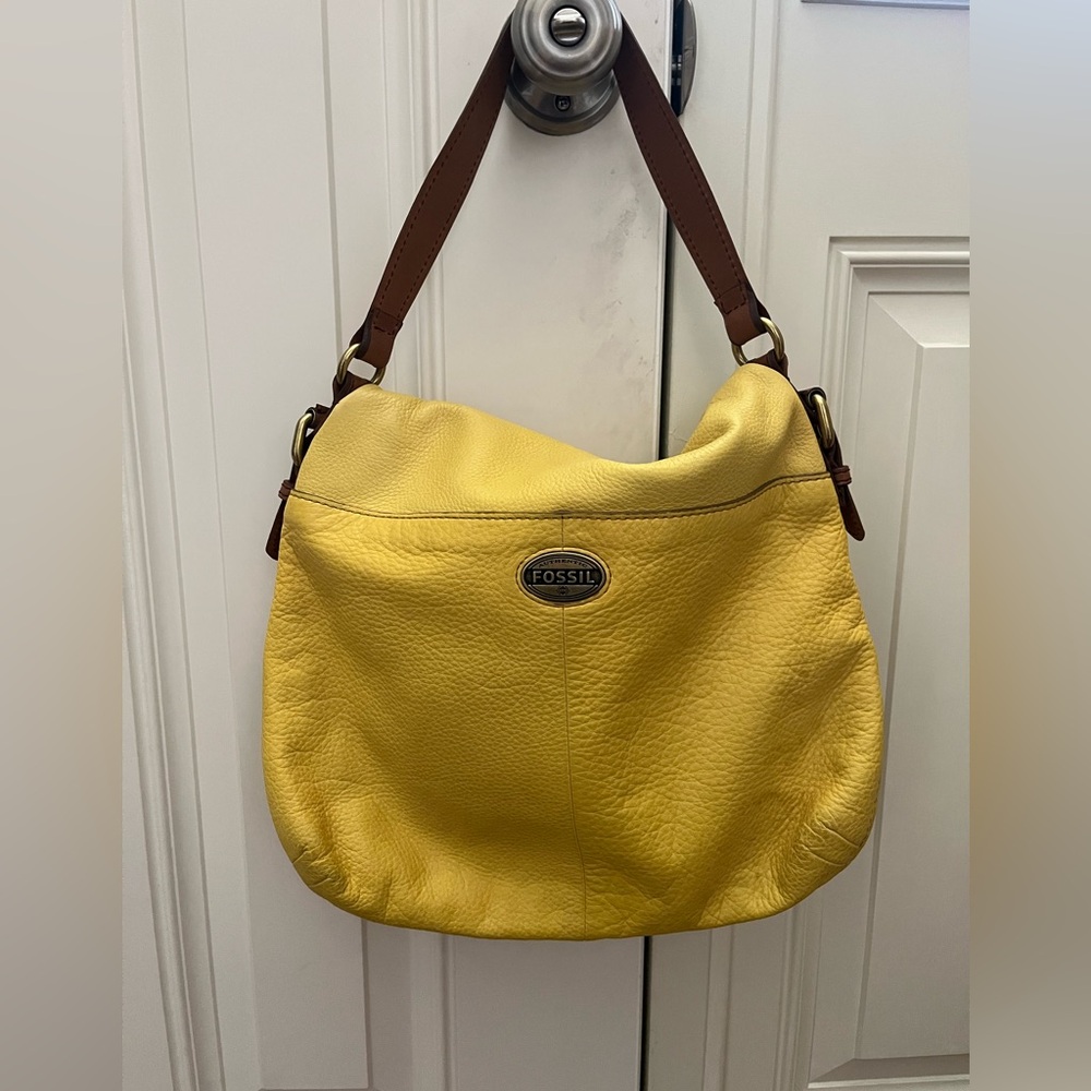 Fossil Large Yellow Leather Shoulder Bag spacious with Several Compartments - Picture 17 of 17